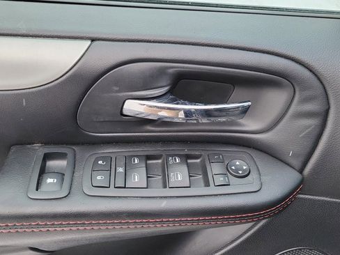 Used 2019 Dodge Grand Caravan GT FWD image 15