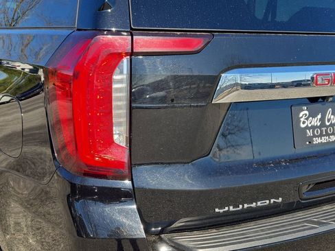 Used 2023 GMC Yukon XL SLT image 9