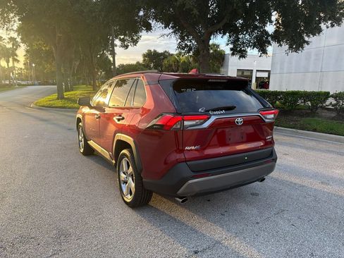 Used 2021 Toyota RAV4 Limited AWD/4WD image 3