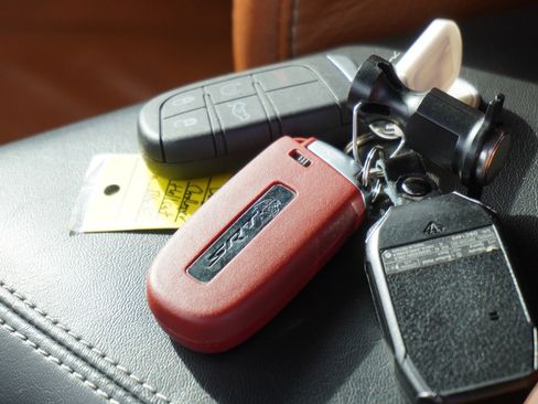 Used 2015 Dodge Challenger SRT Hellcat image 19