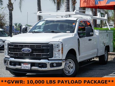 Used 2024 Ford F250 XL w/ XL Chrome Package image 4