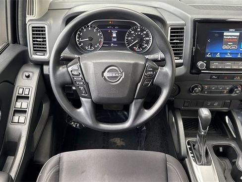 Used 2023 Nissan Frontier SV image 16
