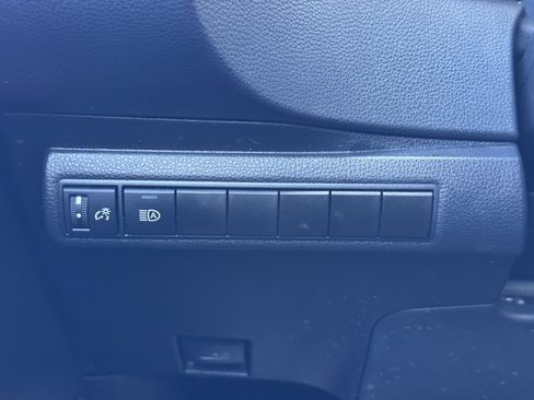 Used 2023 Toyota Corolla LE image 28