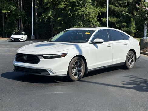 Used 2023 Honda Accord EX image 5