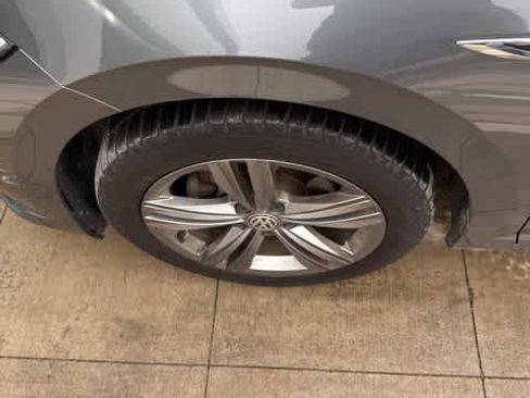 Used 2019 Volkswagen Jetta R-Line image 9