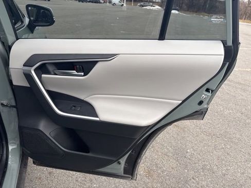 Used 2021 Toyota RAV4 XLE w/ Convenience Package image 13