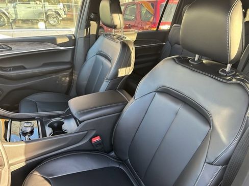 New 2025 Jeep Grand Cherokee L Limited image 25