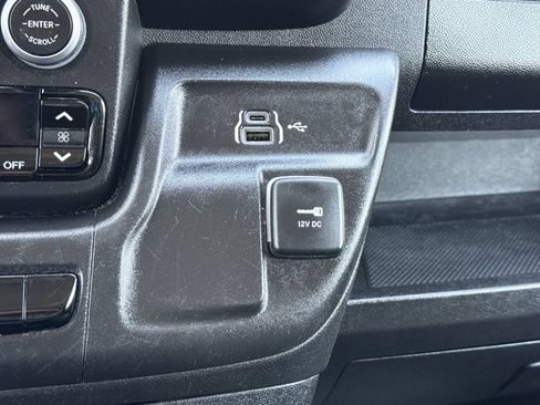 Used 2025 RAM ProMaster 2500 w/ U-Haul Equipment Group FWD image 23