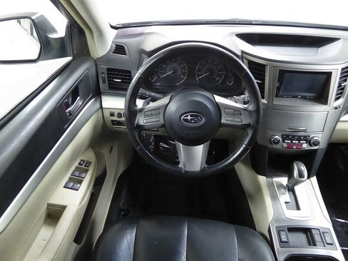 Used 2010 Subaru Outback 3.6R Premium image 10