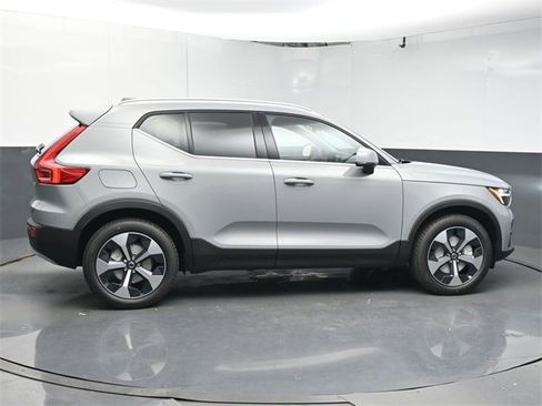 New 2025 Volvo XC40 B5 Core w/ Protection Package Premier image 8