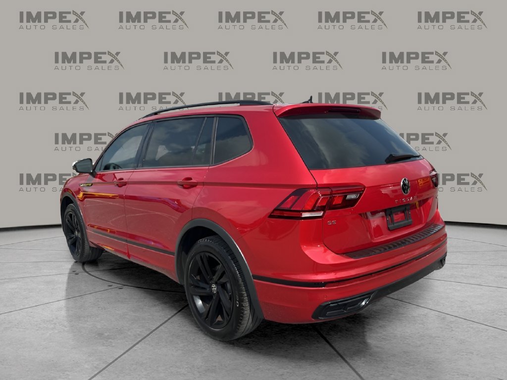 Used 2024 Volkswagen Tiguan SE R-Line AWD/4WD image 2