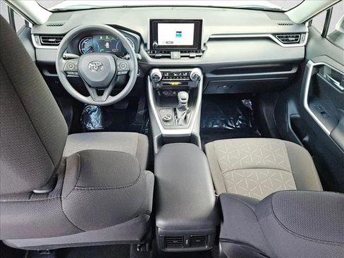 Used 2025 Toyota RAV4 XLE image 17