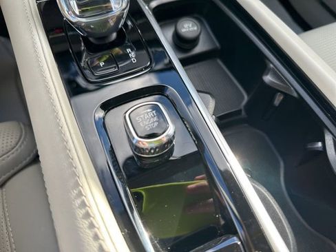 Used 2024 Volvo XC90 T8 Ultimate image 28