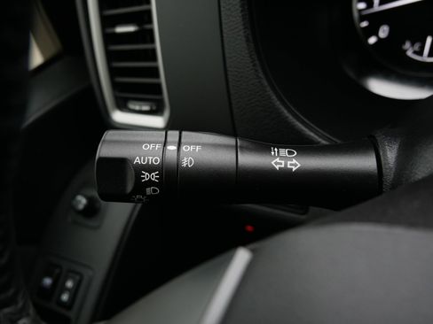 Used 2024 Nissan Frontier SL w/ Technology Package image 30