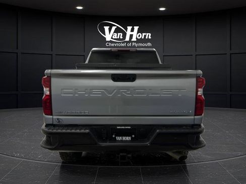 Used 2024 Chevrolet Silverado 2500 Custom w/ Custom Value Package image 11