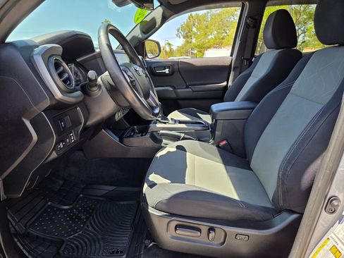 Used 2021 Toyota Tacoma TRD Sport RWD image 13