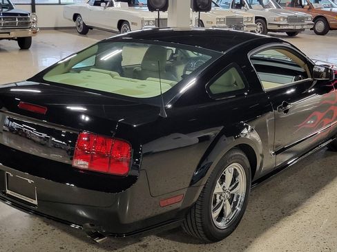 Used 2006 Ford Mustang GT RWD image 20