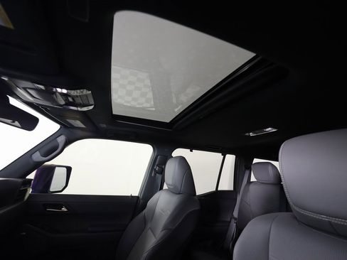 Used 2025 Lexus GX 550 550 Luxury image 22