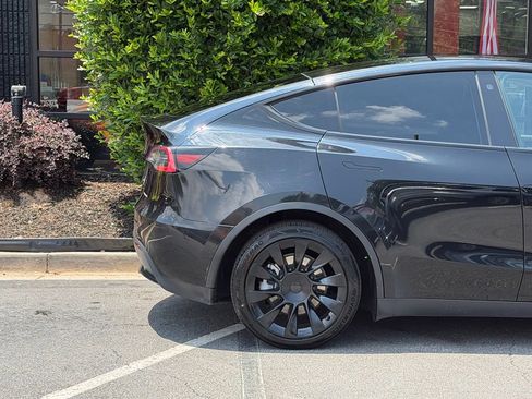 Used 2021 Tesla Model Y Long Range AWD/4WD image 22
