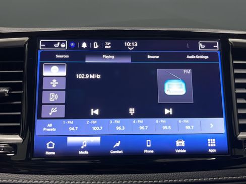 Used 2023 Chrysler Pacifica Touring-L FWD image 14