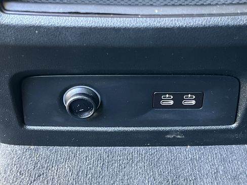 Used 2023 BMW X7 xDrive40i image 24