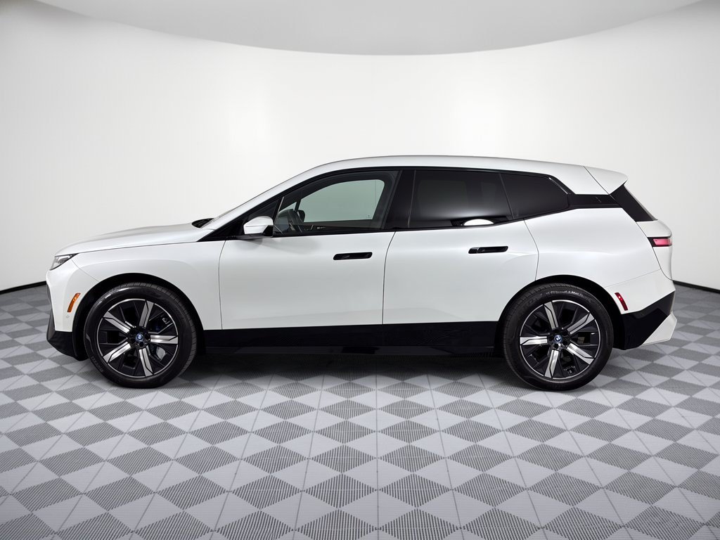 Certified 2024 BMW iX xDrive50 w/ Premium Package AWD/4WD image 2