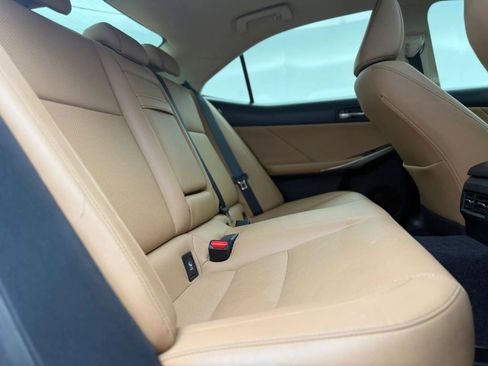 Used 2016 Lexus IS 200t RWD image 30