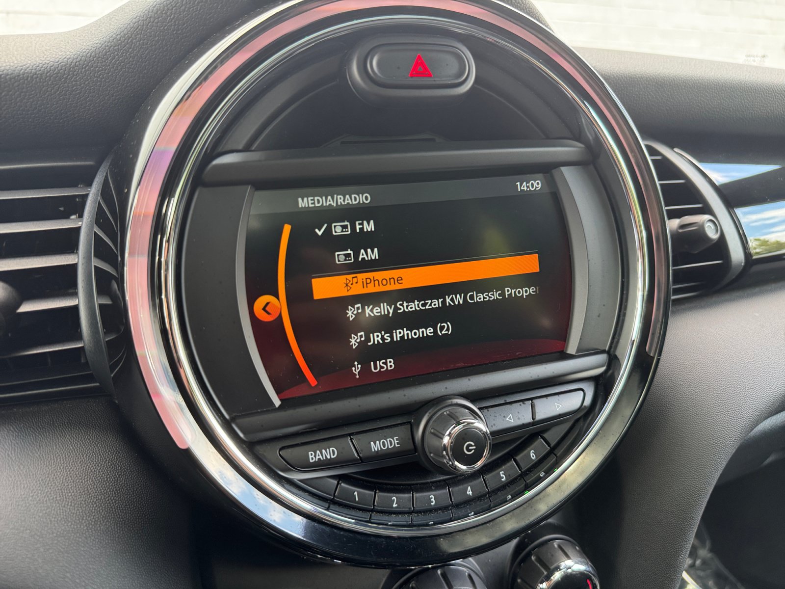 Used 2019 MINI Cooper 4-Door Hardtop FWD image 17