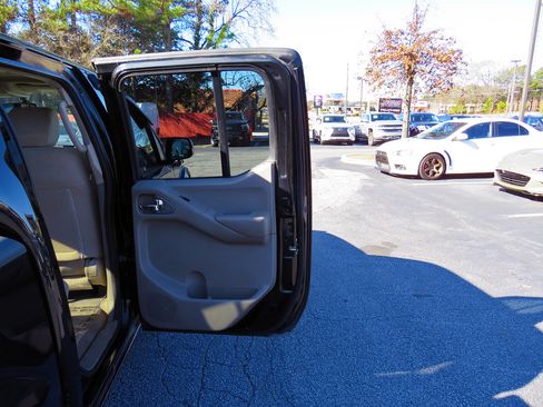 Used 2018 Nissan Frontier SV w/ Value Truck Package image 18