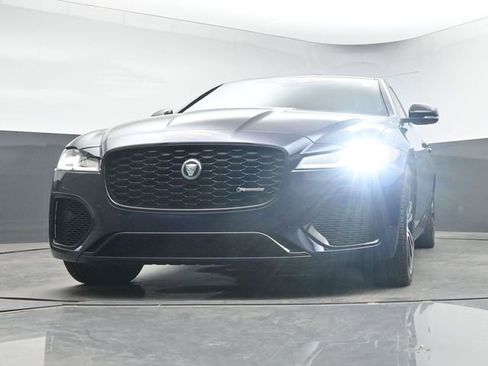 Used 2024 Jaguar XF R-Dynamic SE AWD/4WD image 12