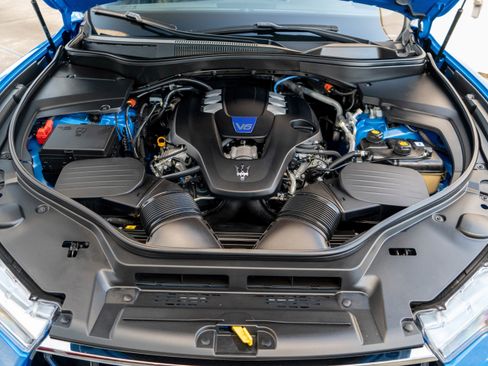 Used 2022 Maserati Levante F Tributo image 46