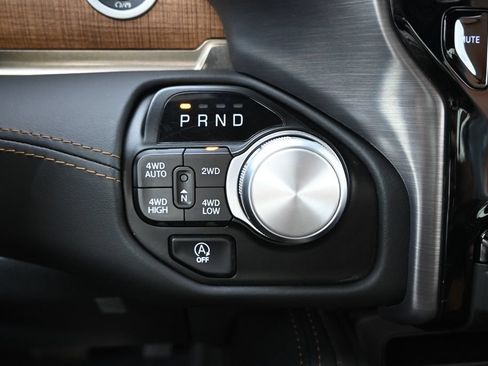 Used 2022 RAM 1500 Limited w/ Body-Colour Bumper Group AWD/4WD image 32
