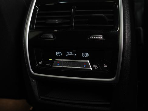 Used 2019 BMW X5 xDrive40i w/ Convenience Package image 16