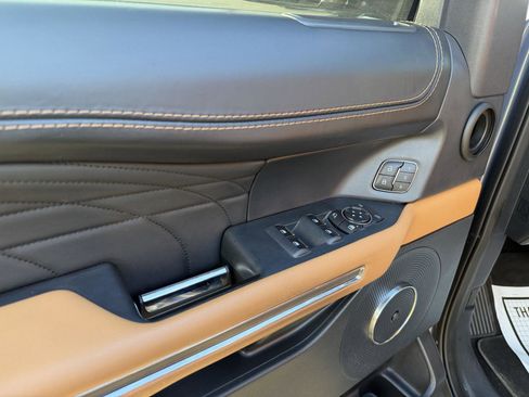 Used 2022 Ford Expedition Platinum image 28
