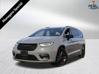 Used 2025 Chrysler Pacifica Limited