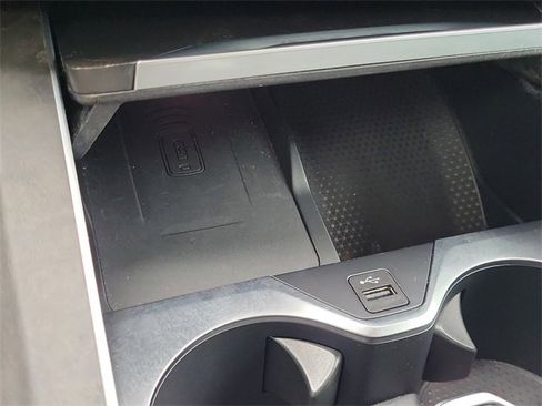 Used 2023 BMW X7 xDrive40i w/ Premium Package image 22