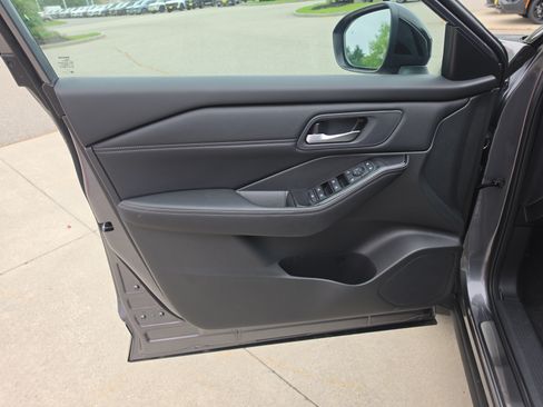 New 2026 Nissan Rogue Dark Armor AWD/4WD image 17
