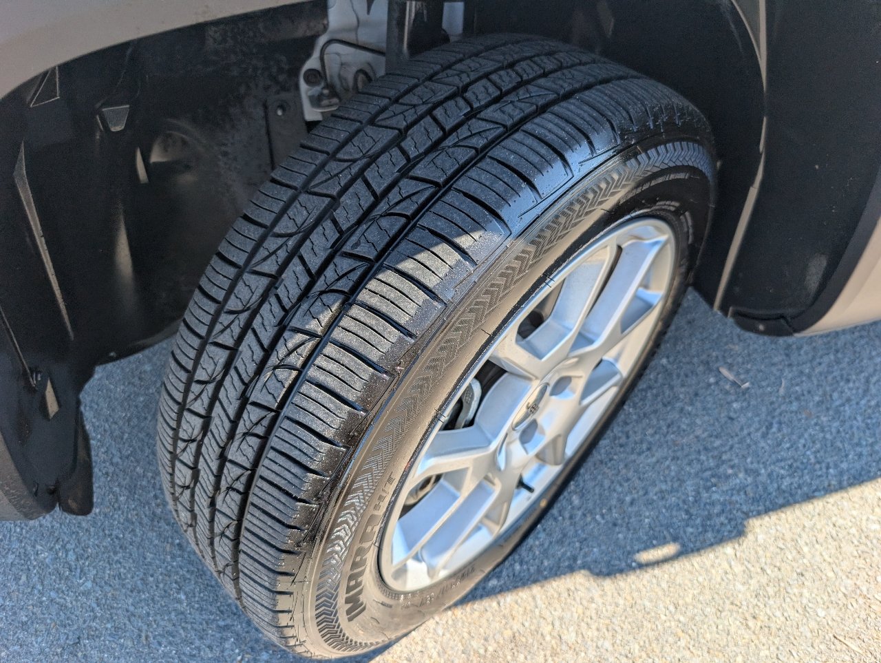 Used 2023 Jeep Renegade Latitude AWD/4WD image 21