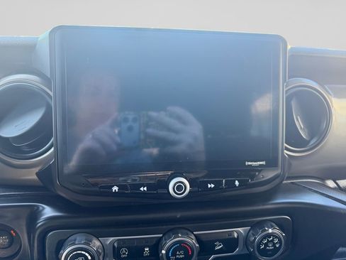 Certified 2019 Jeep Wrangler Unlimited Sport S AWD/4WD image 21