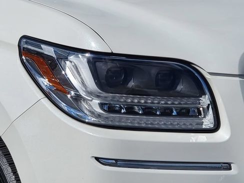 Certified 2021 Lincoln Navigator Reserve AWD/4WD image 16