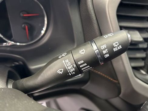 Used 2023 GMC Acadia AT4 image 21