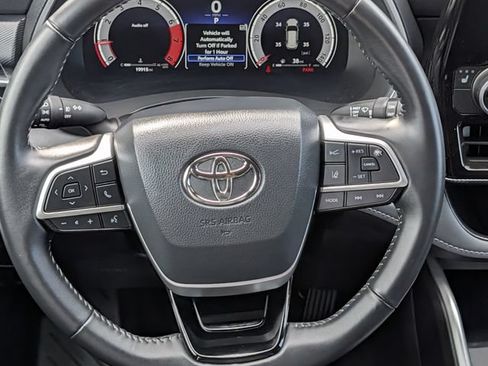 Used 2025 Toyota Highlander XSE AWD/4WD image 13