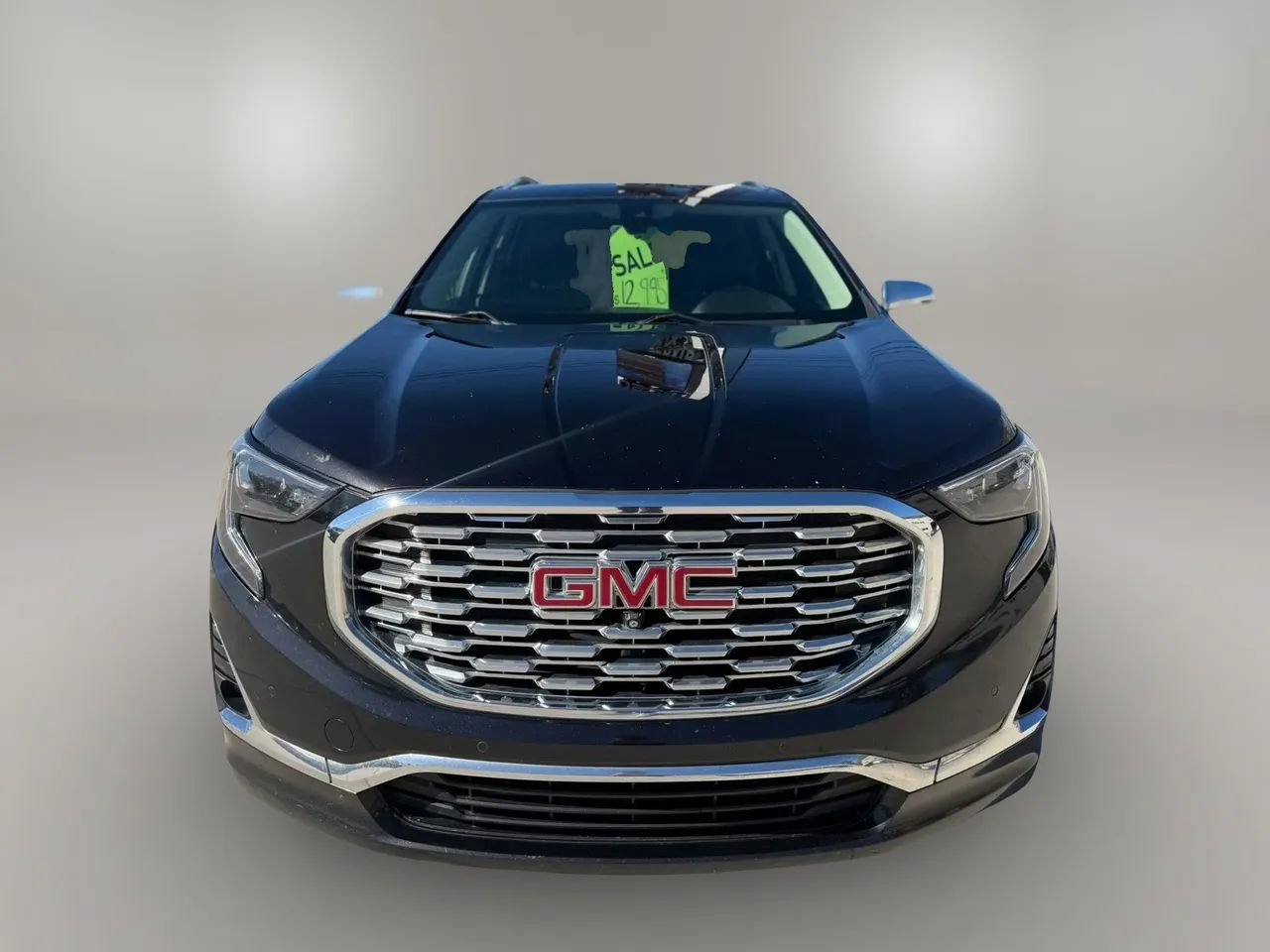Used 2020 GMC Terrain Denali w/ Denali Premium Package AWD/4WD image 2