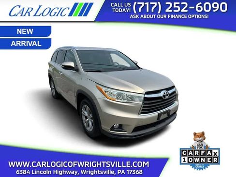 Used 2014 Toyota Highlander XLE AWD/4WD image 1