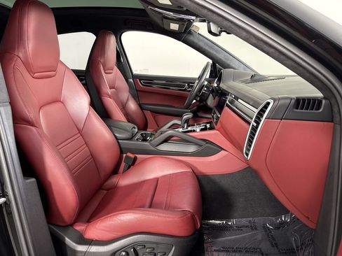 Certified 2023 Porsche Cayenne GTS AWD/4WD image 23