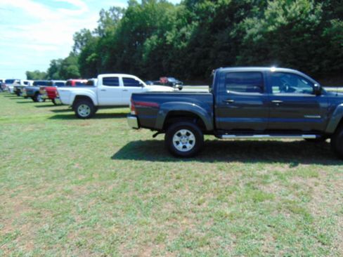 Used 2013 Toyota Tacoma 4x4 Double Cab w/ SR5 Pkg image 24