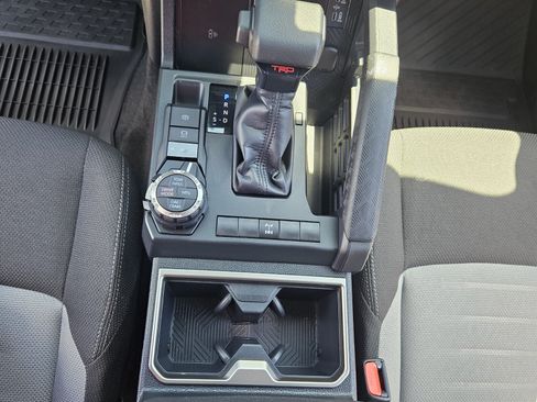 Used 2025 Toyota 4Runner TRD Off-Road AWD/4WD image 16