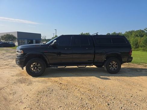 Used 2022 RAM 2500 Laramie AWD/4WD image 4