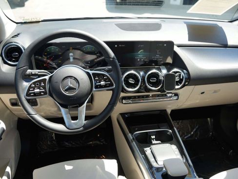 Used 2022 Mercedes-Benz GLA 250 image 7