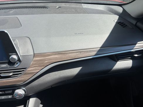 Used 2025 Nissan Altima 2.5 SV FWD image 36